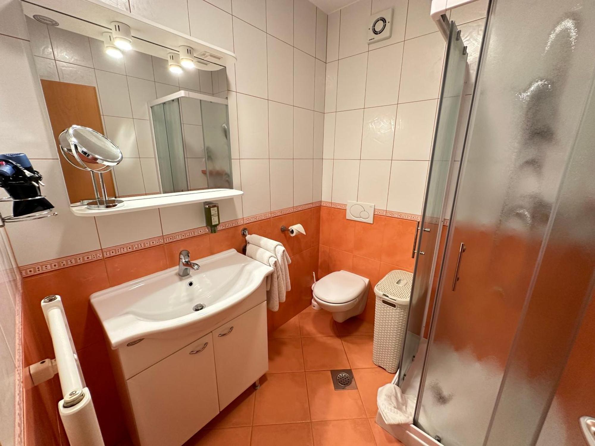 שקופיה-לוקה Boutique Hotel Loka מראה חיצוני תמונה